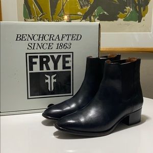 Frye Black Dara Chelsea boots women size 6.5 M